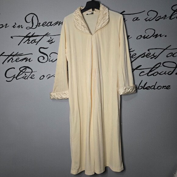 Vintage Nieman Marcus Diamond Tea Ivory Plush Dressing Gown/Robe, Zipper Front - Picture 1 of 7